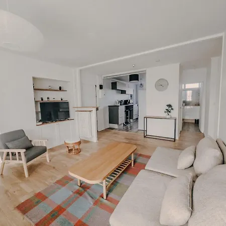 Lägenhet Stopover In - 3 Bedroom - Balcony *