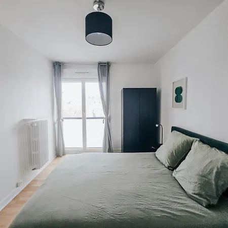 Stopover In - 3 Bedroom - Balcony Апартаменты