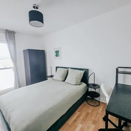 Apartment Stopover In - 3 Bedroom - Balcony
