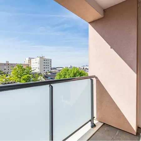 Apartment Stopover In - 3 Bedroom - Balcony *