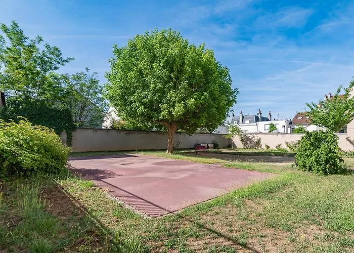 Апартаменты Stopover In - 3 Bedroom - Balcony Реймс