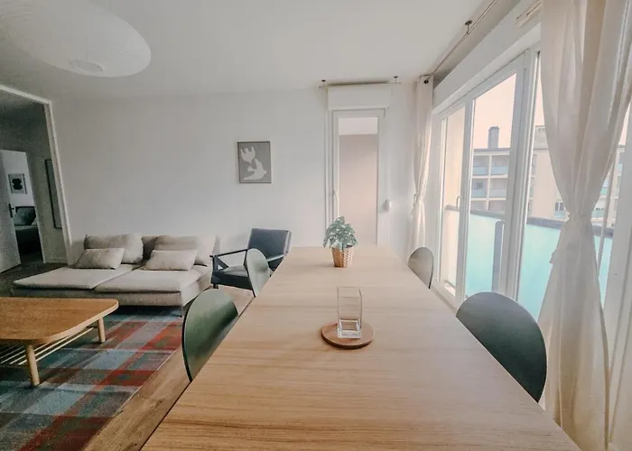 Stopover In - 3 Bedroom - Balcony Апартаменты Реймс