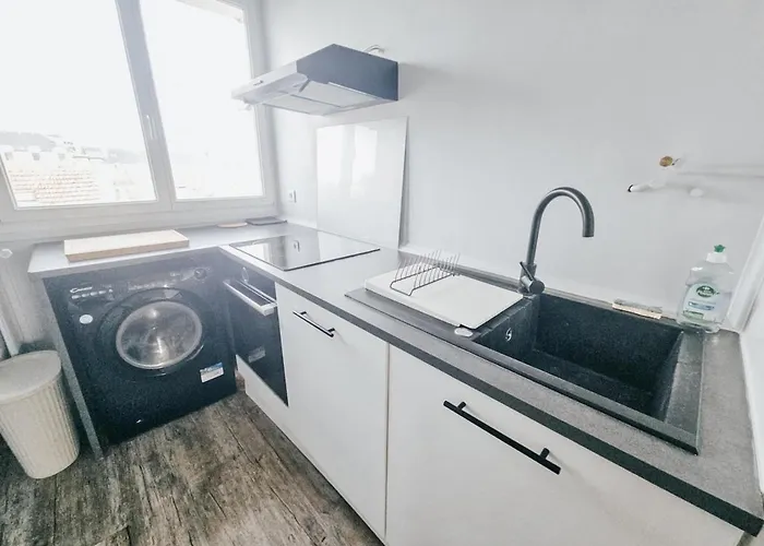 Stopover In - 3 Bedroom - Balcony *