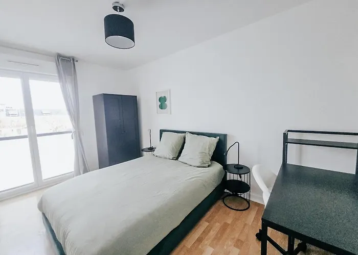 Апартаменты Stopover In - 3 Bedroom - Balcony