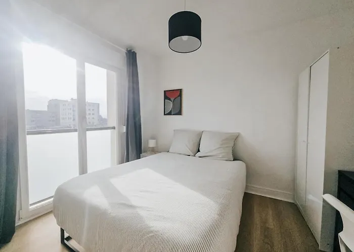 Апартаменты Stopover In - 3 Bedroom - Balcony *