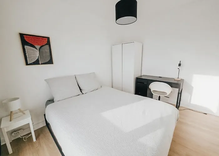 Stopover In - 3 Bedroom - Balcony Апартаменты Реймс