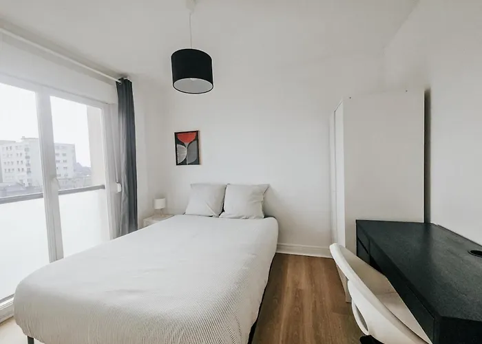 Апартаменты Stopover In - 3 Bedroom - Balcony